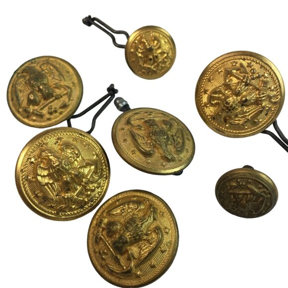 Waterbury Military Uniform Brass Buttons WWII Era Lot 7 Pieces Vintage u - Picture 1 of 8